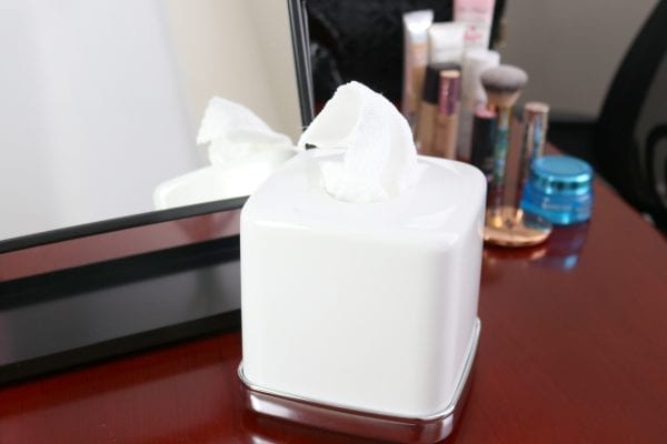 Microfiber Makeup Removal Washcloth Dispenser Box lifestyle